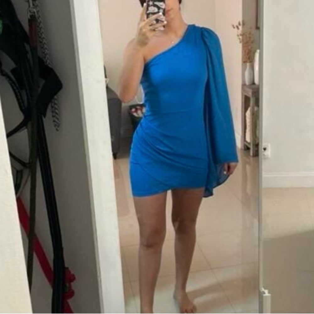 Blue one sleeve dress